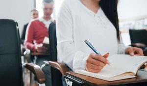 Docenti abilitati all’estero: percorsi INDIRE, ma non per tutti: attivati i ricorsi